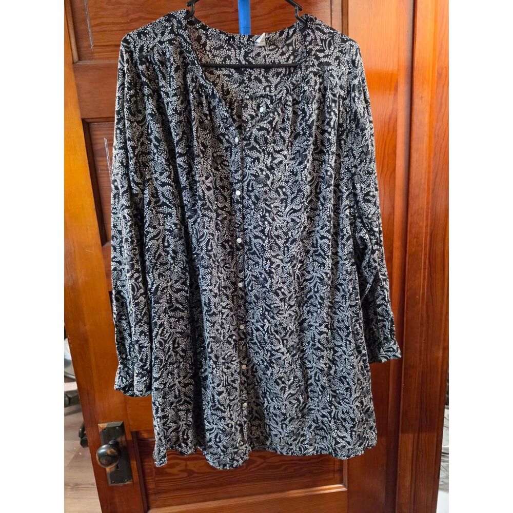 Old Navy Women’s 4X Plus Black White Floral Button Front Boho Tunic Top
